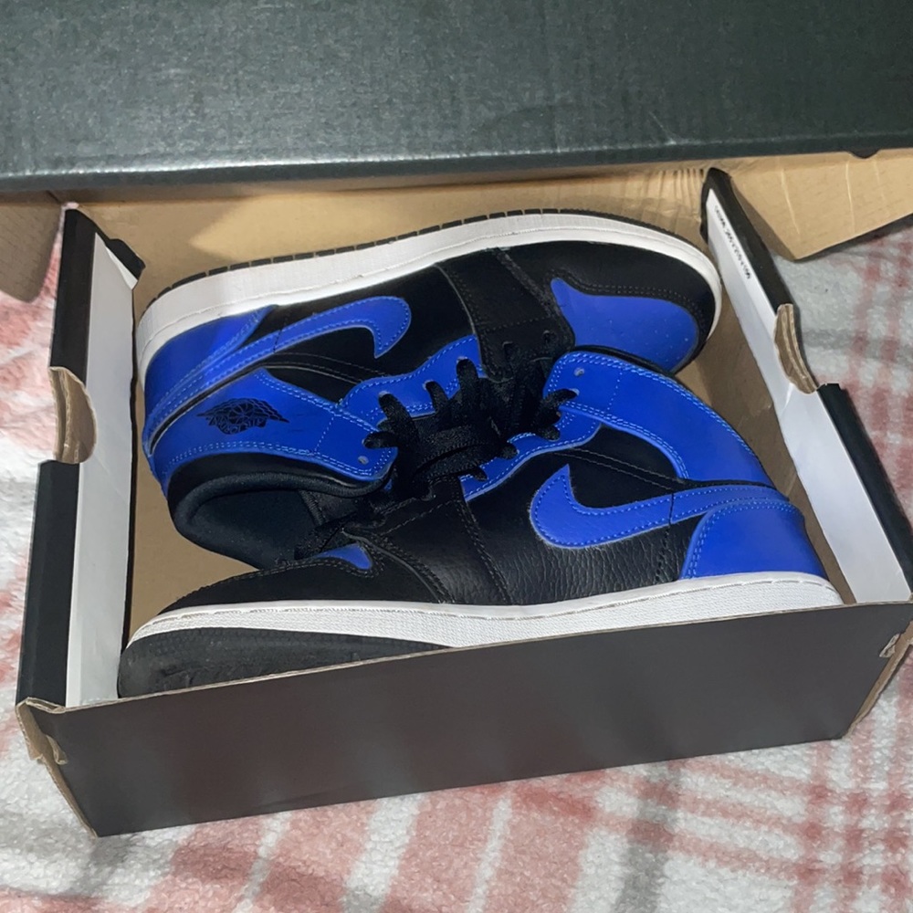 Jordan 1 hyper royal mid 4.5 gs